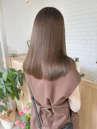 カラー 津田 七美希のヘアスタイル