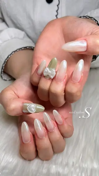 ネイル 関山 志乃のネイルデザイン