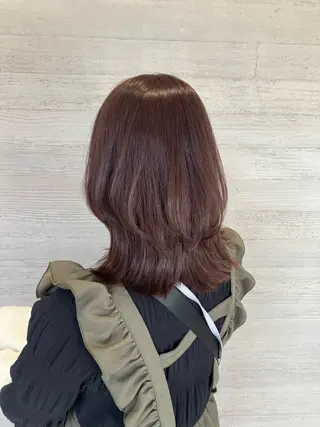 ミディアム カラー サキ🤍ハイトーン 🩰くびれ巻きヘアのヘアスタイル