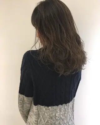 セミロング 透明感🎀LOREN エリコ🌈のヘアスタイル