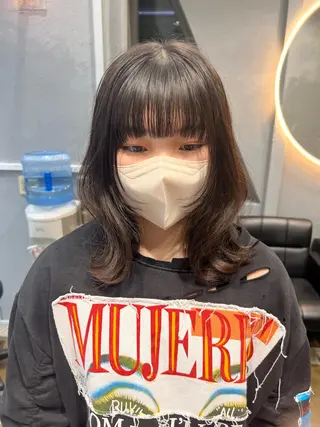 ミディアム maya レイヤーカットのヘアスタイル