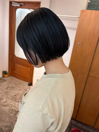 ミディアム aiko【艶カラー ・ミニモ年内で終了】のヘアスタイル