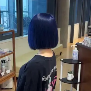 ショート カラー CONAN｜レイヤー ボブ／ハイトーンのヘアスタイル