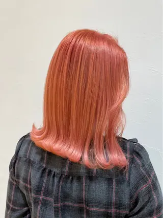 カラー 西沢 さくらのヘアスタイル