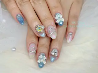 ネイル Yuna🩵 RE:N.Nailのネイルデザイン