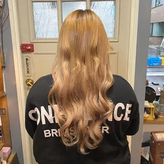 ロング BRITS 渡辺 菜々子のヘアスタイル
