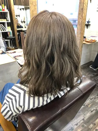 セミロング カラー 女性リピ90%🍨 🩷佐藤みずきのヘアスタイル