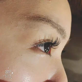 マツエク・マツパ ANNE梅田 GRACE店所属・ANNE chizuのマツエク・マツパデザイン