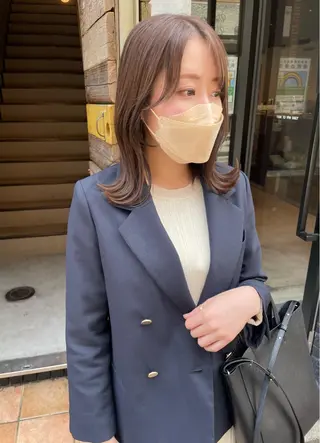 ミディアム カラー 🩰オリーブ/ ベージュ松本咲花🩰のヘアスタイル