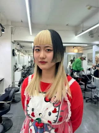 ロング カラー 梅田ハイトーン チダ ヒナノのヘアスタイル