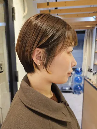 ショート カラー アシカガ ヨウコのヘアスタイル