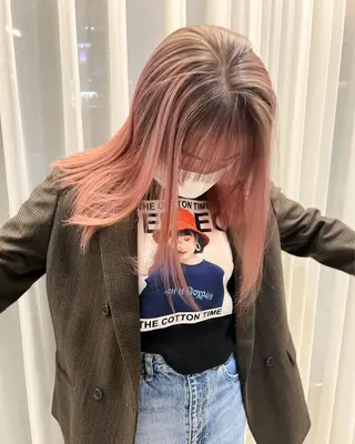 セミロング カラー 顔タイプ診断®︎ ハイトーンカラーのヘアスタイル