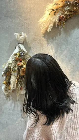 カラー 下山 萌華のヘアスタイル