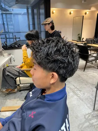 ショート 川副/シャドウ/ 波巻き/メンズパーマのヘアスタイル