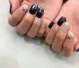 ネイル LovesLaughs下上津役店所属・くろせ れいのネイルデザイン