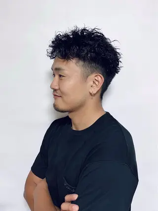 パーマ メンズ Qin shaire salon 原宿verno店所属・【センターパート】 ETO／江藤翼の眉毛・アイブロウイメージ