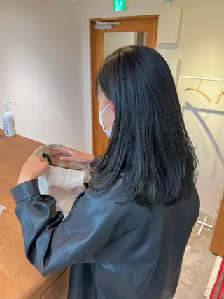 カラー aiko【艶カラー ・ミニモ年内で終了】のヘアスタイル