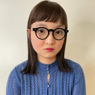 ミディアム カラー ホリケ アオイのヘアスタイル