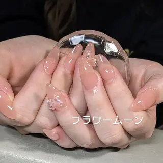 ネイル フラワー ムーンのネイルデザイン