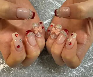 ネイル VIERU 🌈🎀💖のネイルデザイン