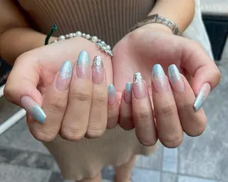 ネイル 花岡 美沙子のネイルデザイン