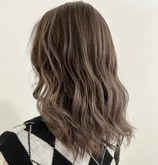 セミロング カラー 🍀︎Reika 🍀のヘアスタイル