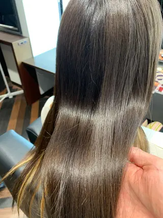 ロング カラー être所属・丸山 寛のヘアスタイル