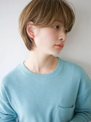 ショート nuu所属・💜ショート💜 ウルフ、ボブ二色亜美のヘアスタイル