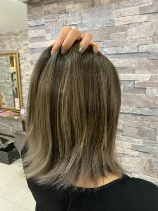 ミディアム ハイトーン Arphyのヘアスタイル