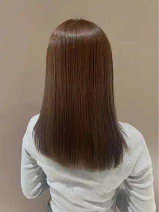 セミロング aya / カットカラーのヘアスタイル