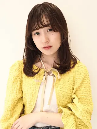 ミディアム 長井 麻帆のヘアスタイル