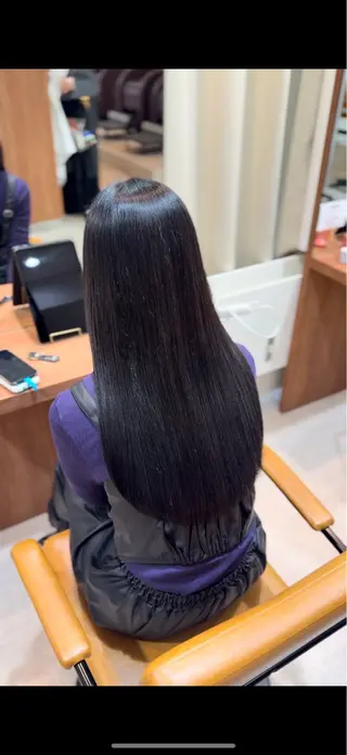 ロング yuzua/オリーブ /透明感/レイヤーのヘアスタイル