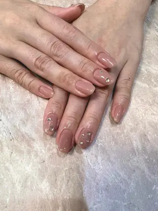 ミディアム each所属・𝐞𝐚𝐜𝐡 nanami🩰のネイルデザイン
