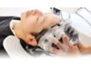 Niche 西梅田所属・スパニスト 上林のヘアスタイル