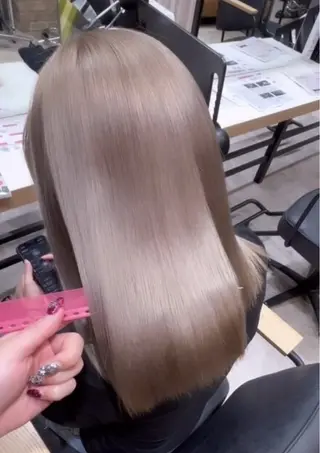 セミロング カラー KEEN吉祥寺所属・ハイトーンレイヤー 吉祥寺/nana🎀のヘアスタイル