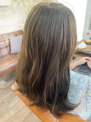 ロング カラー 🔆学生に人気🔆 AEQUITASのヘアスタイル