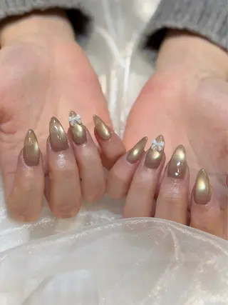 ネイル nailsalon moe.所属・yume 大人ガーリーネイルのネイルデザイン