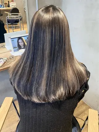 ロング 井上 麻帆のヘアスタイル
