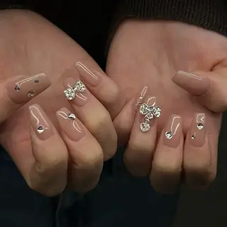 ネイル ⁸ᵃᵖᵖʸ🐝⋆゜ MöEのネイルデザイン