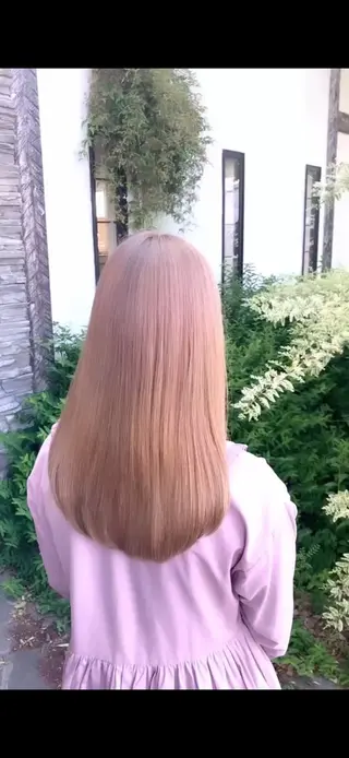 ロング カラー 梨菜/ハイトーン /ブリーチカラーのヘアスタイル