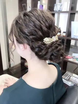 セミロング ヘアアレンジ 沢田 瞳のヘアスタイル