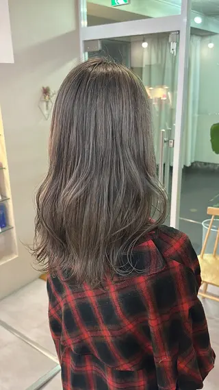 セミロング SALOWIN神戸三宮店所属・西口 源一のヘアスタイル