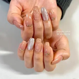 ネイル BONHEUR Annaのネイルデザイン