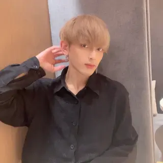 ミディアム サロウィン新宿三丁目East所属・💕冬モテ×上品色気 モテヘア💕山田航介のヘアスタイル