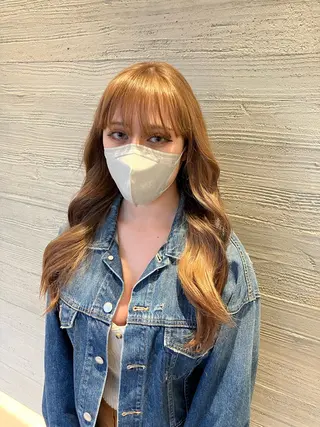 ロング カラー サキ🤍ハイトーン 🩰くびれ巻きヘアのヘアスタイル