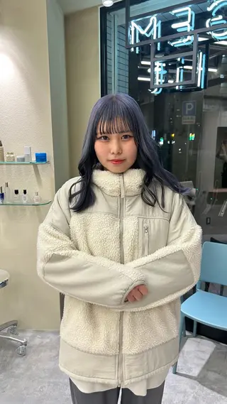 セミロング カラー 寺澤 花梨のヘアスタイル