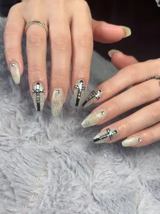 ネイル Nail studio No8 -ネイルスタジオナンバーエイト-所属・Nailstudio No8のネイルデザイン