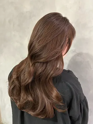 ロング 谷 亜澄のヘアスタイル