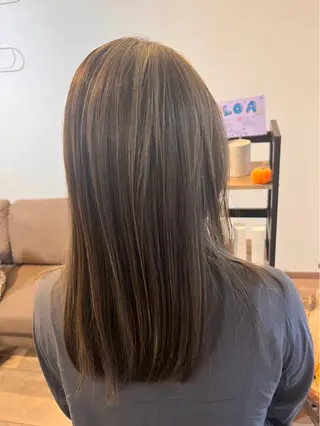 カラー 黒滝 真歩のヘアスタイル