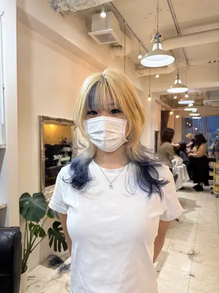 ロング Maho/海外 レイヤー/ハイトーンのヘアスタイル